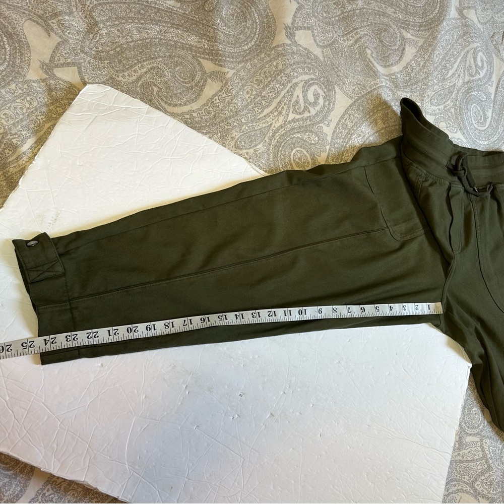 Athleta Women’s Aspen Olive Farallon Weekender Snap Ankle Pants- Size Small - Picture 10 of 16